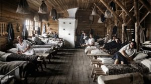 Жизнь внутри барака: общая женская комната